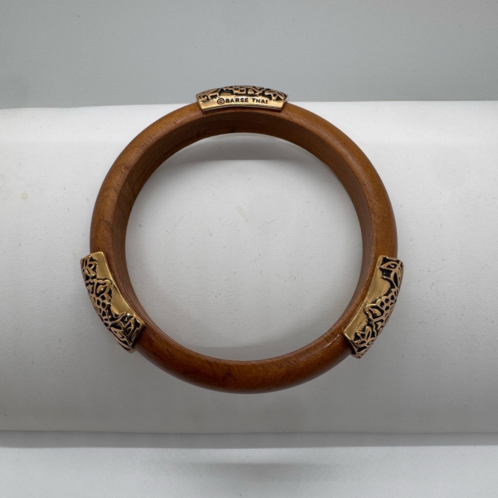 Barse Thai wooden bangle bracelet with gold-tone decorative panels - Picture 9 of 10